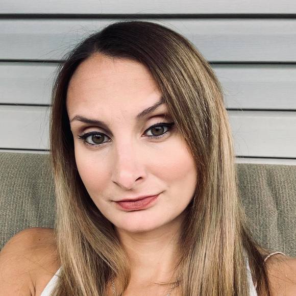 Meet your Posher, Justine - Picture 1 of 1